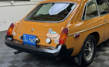 MG-MGB-1974-Coupe-9