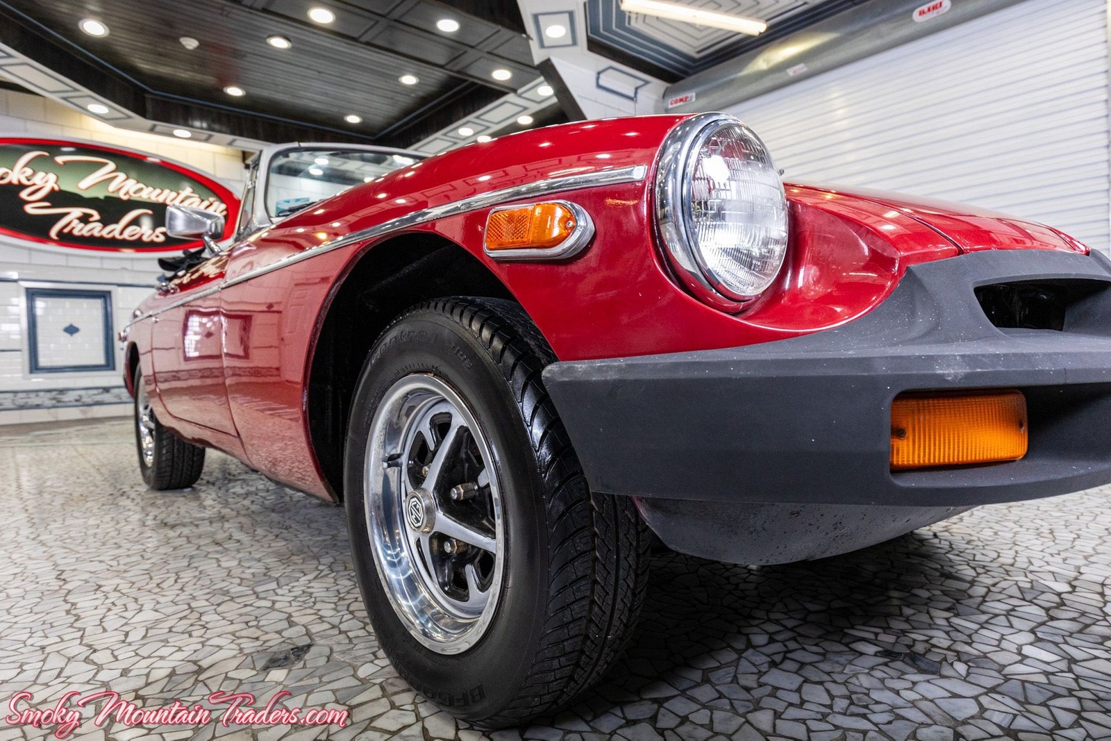 MG-MGB-1977-12