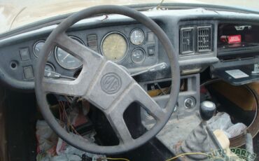 MG-MGB-1977-Convertible-15
