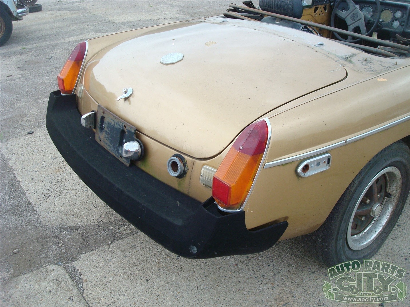 MG-MGB-1977-Convertible-16