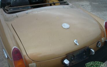MG-MGB-1977-Convertible-2