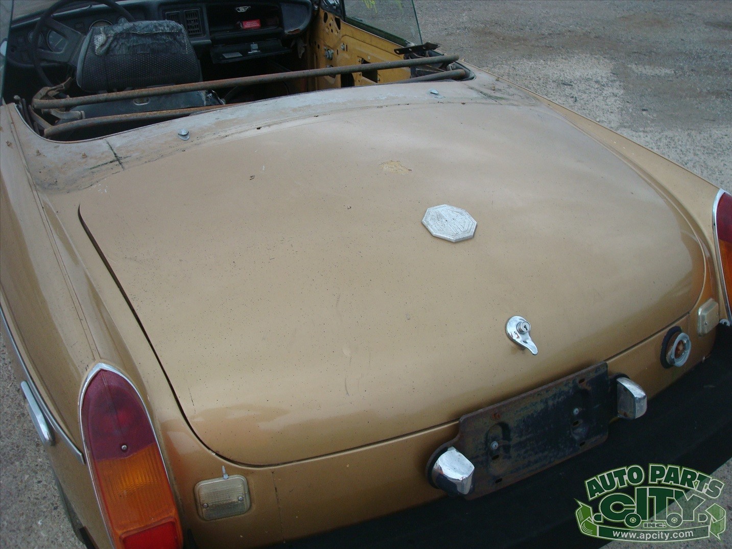 MG-MGB-1977-Convertible-2