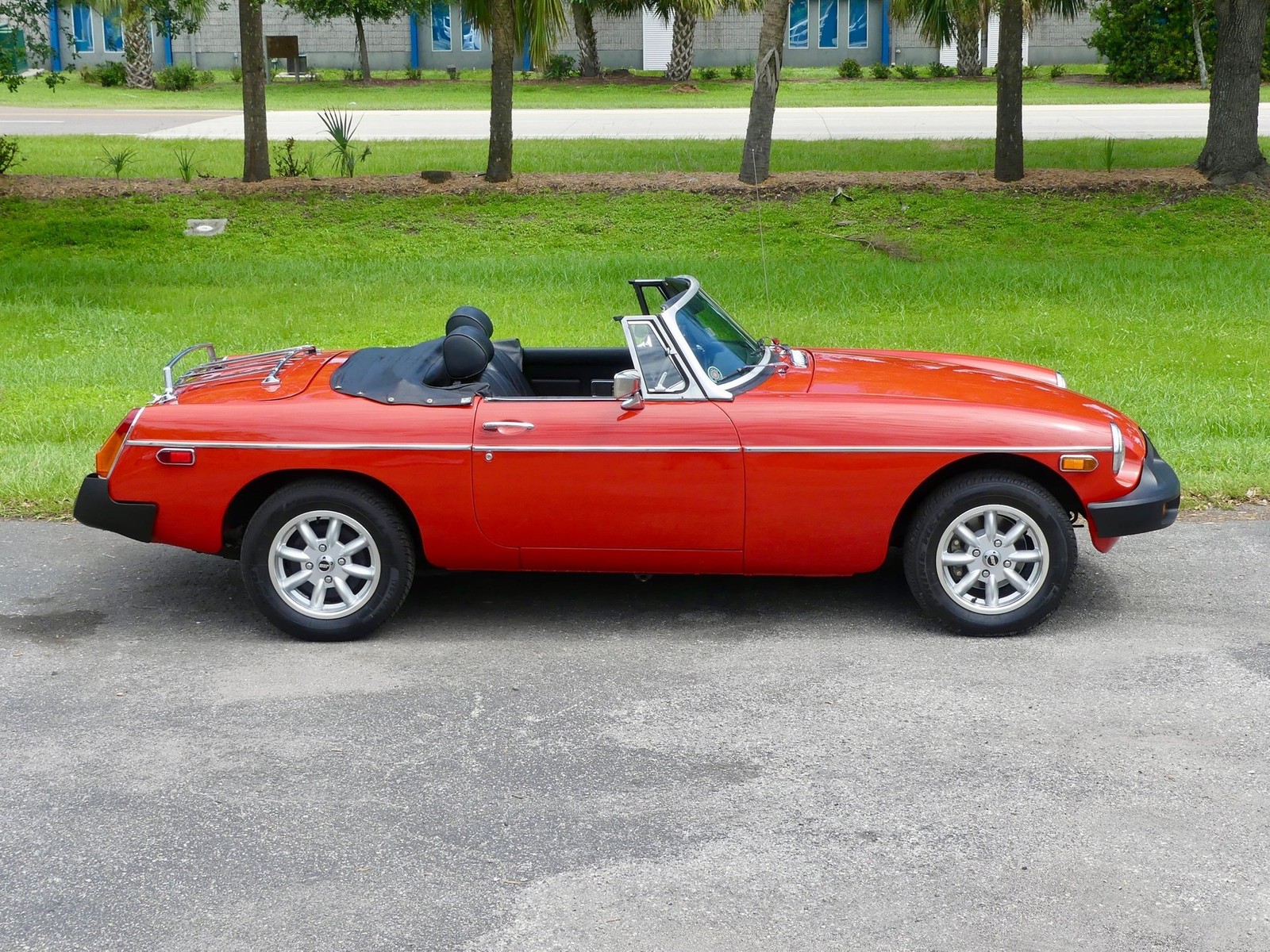 MG-MGB-1977-Convertible-22
