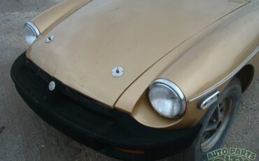 MG-MGB-1977-Convertible-4