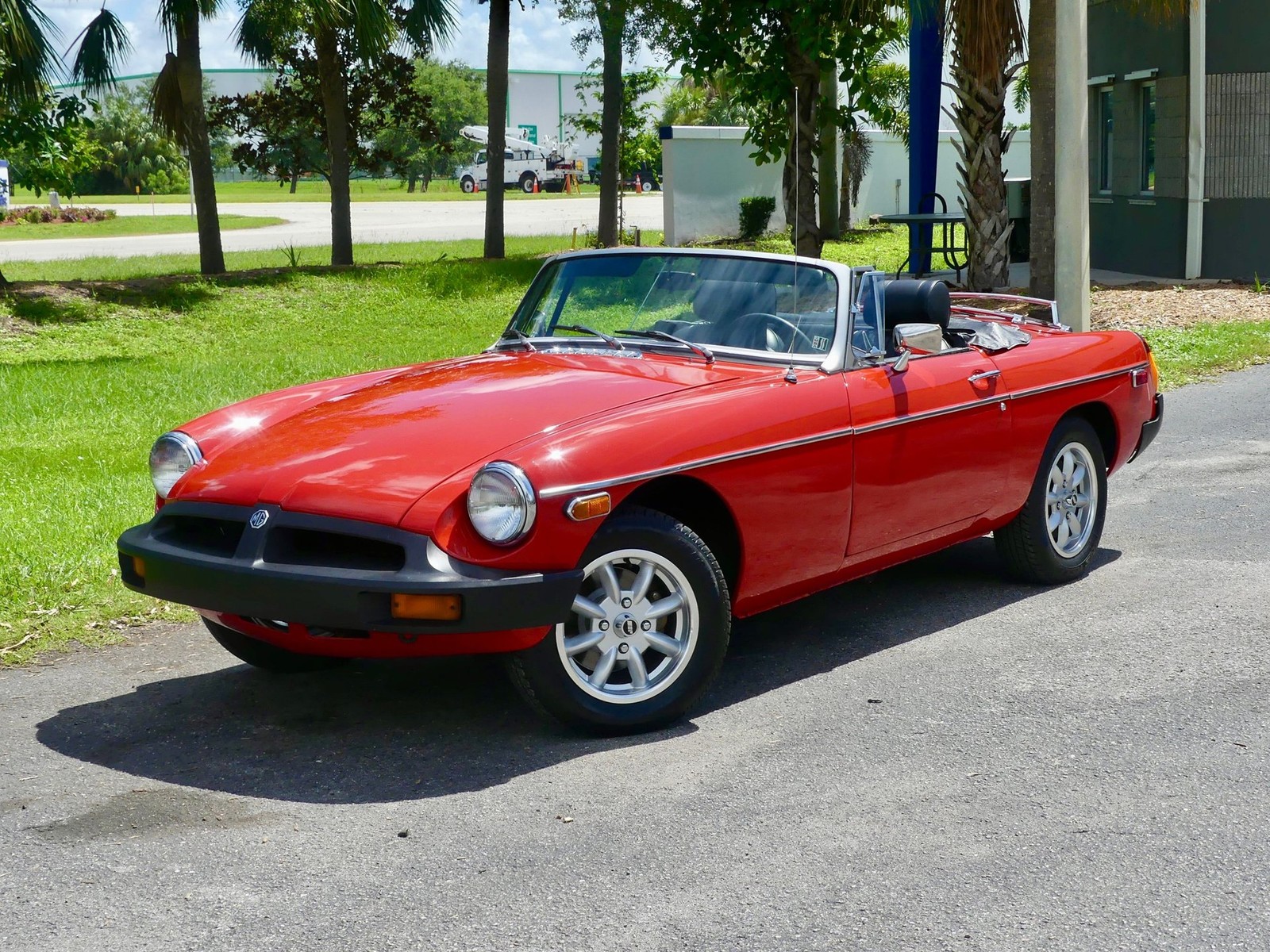 MG-MGB-1977-Convertible-7