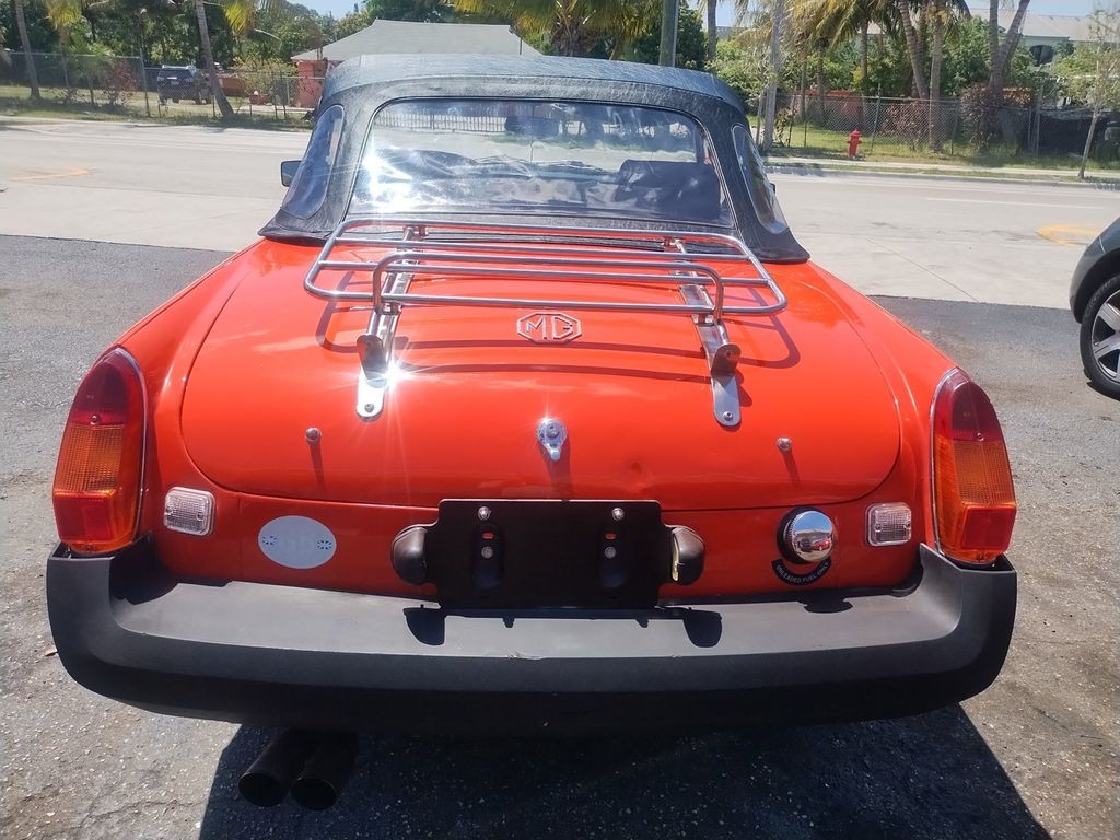 MG-MGB-1978-Convertible-3