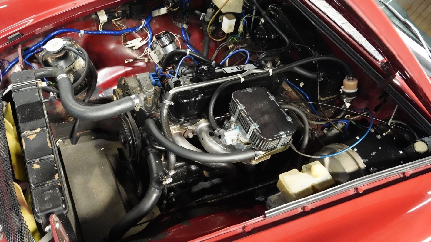 MG-MGB-1978-Convertible-30