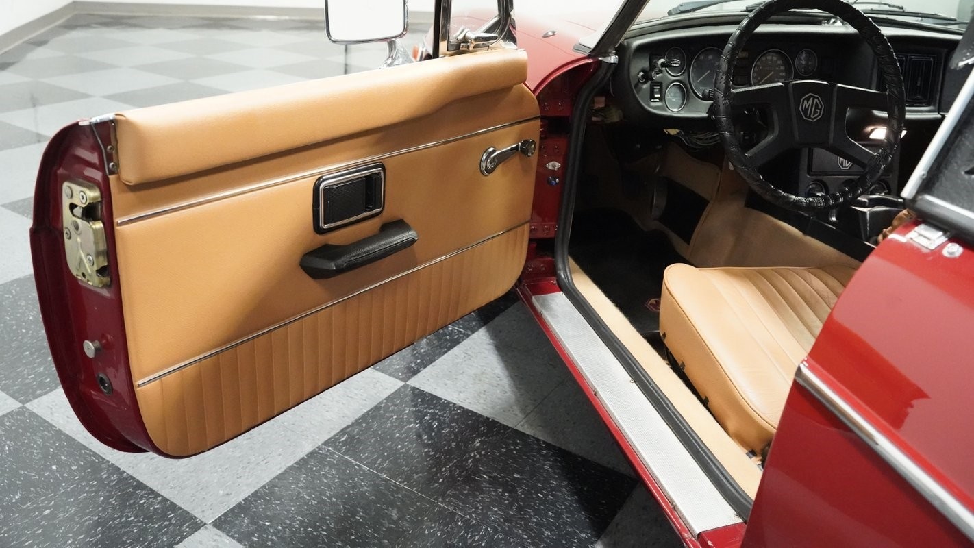 MG-MGB-1978-Convertible-31