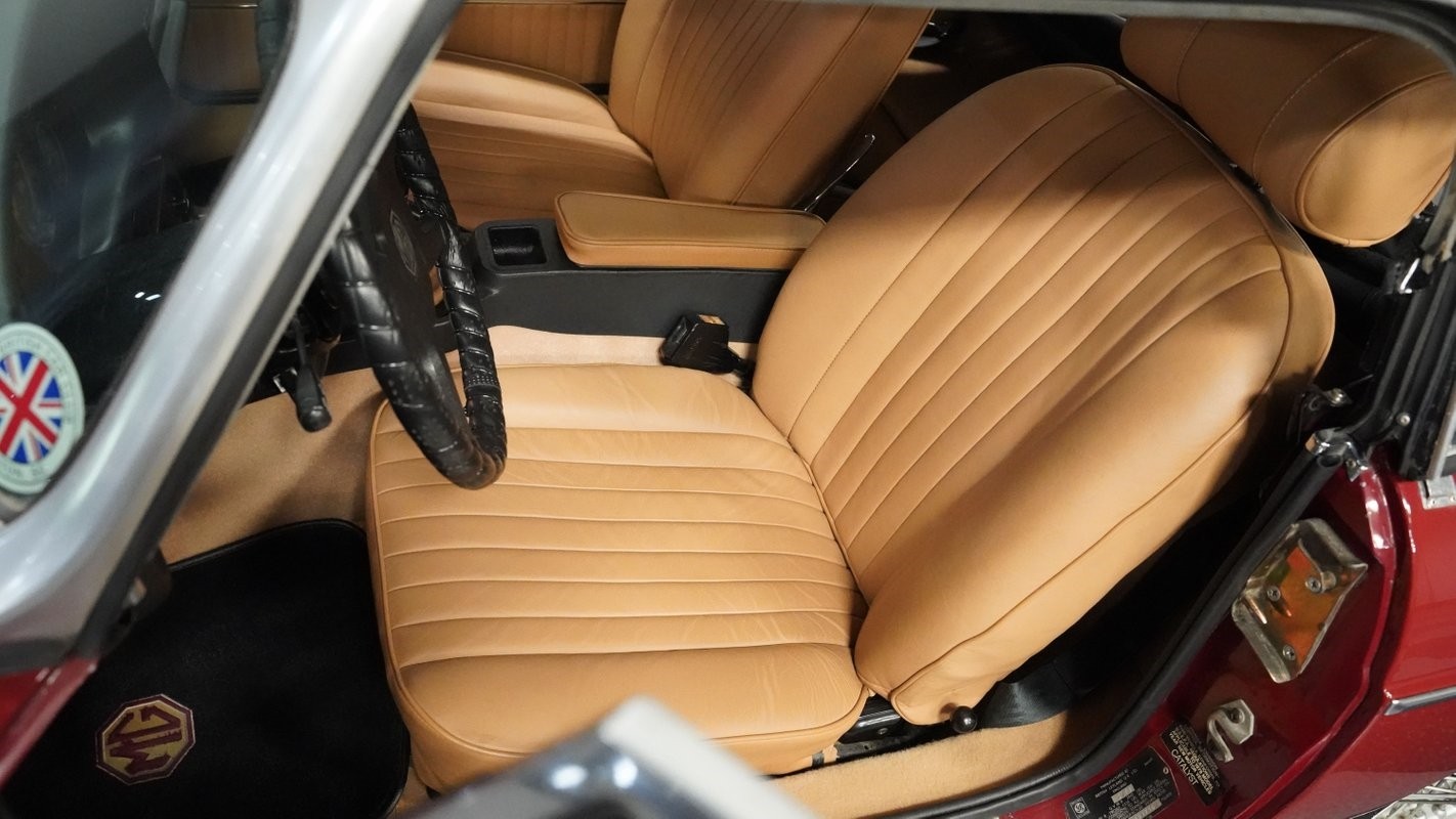MG-MGB-1978-Convertible-37