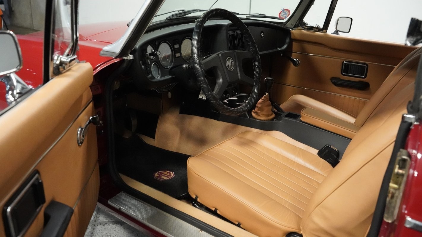 MG-MGB-1978-Convertible-4