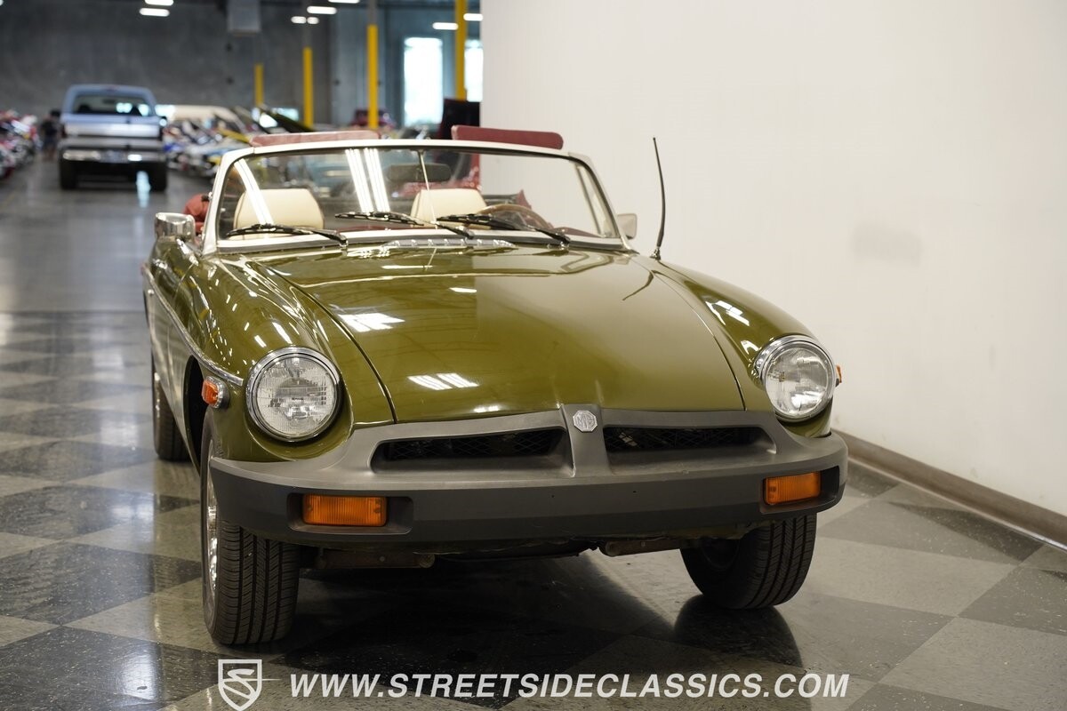 MG-MGB-1979-Convertible-17