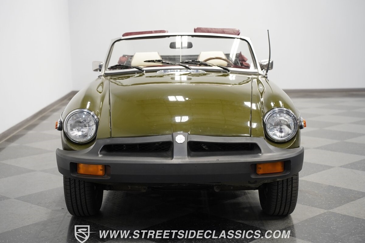 MG-MGB-1979-Convertible-18