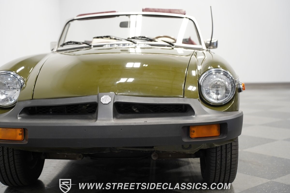 MG-MGB-1979-Convertible-19