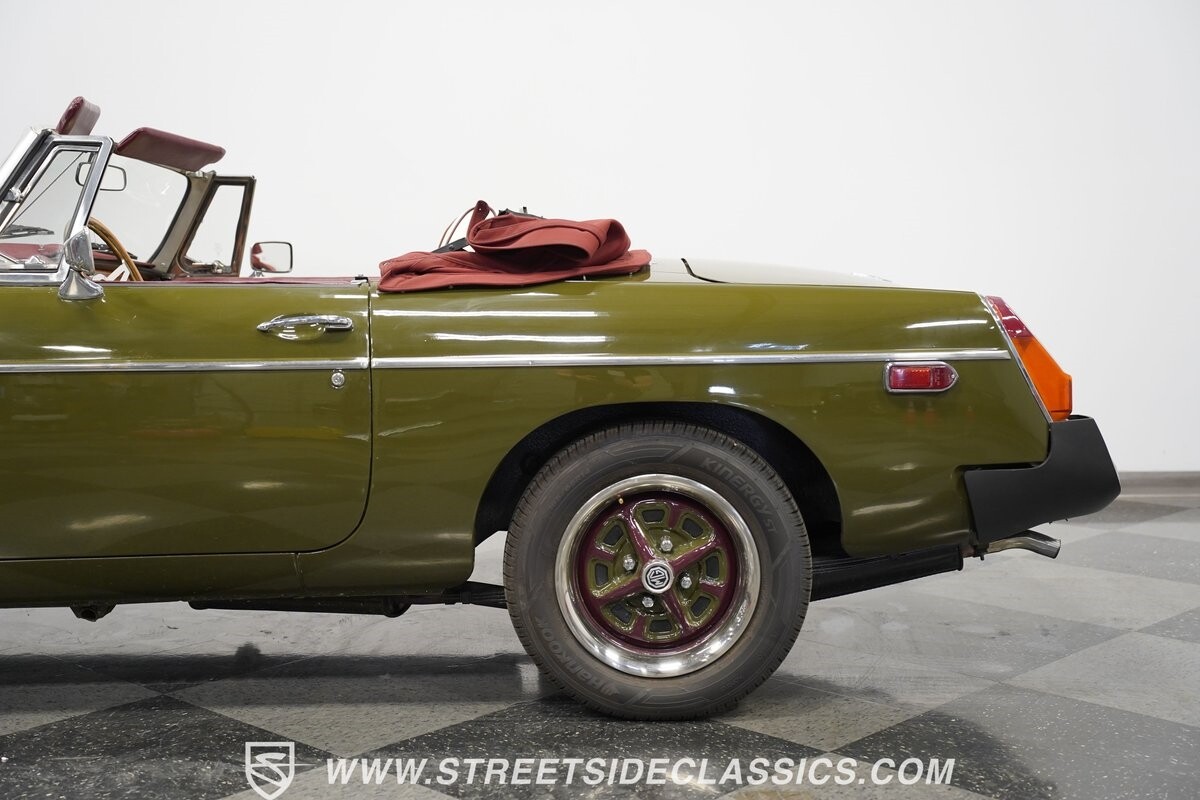 MG-MGB-1979-Convertible-24