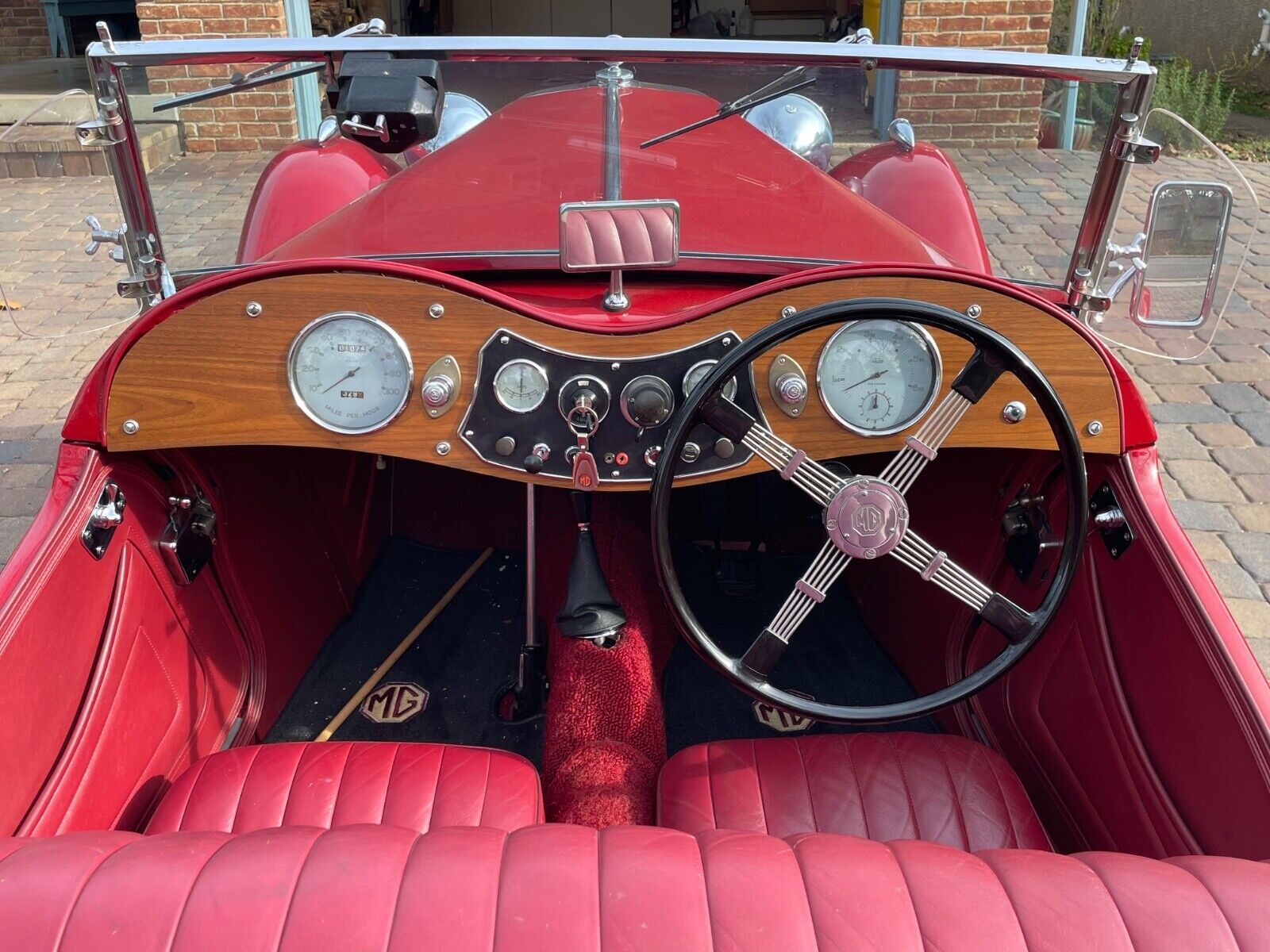 MG-T-Series-1947-Convertible-2