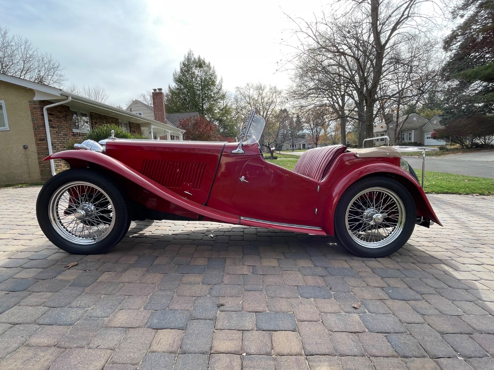 MG-T-Series-1947-Convertible-4