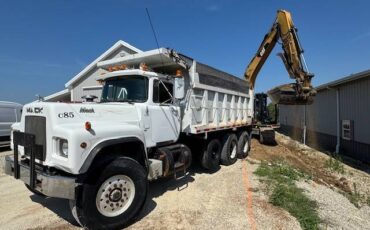 Mac-dump-truck-diesel-1981-1