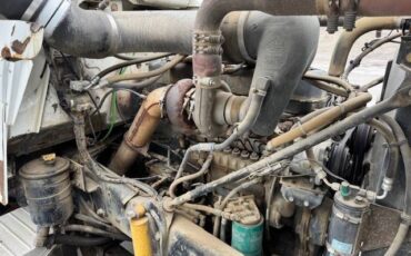 Mac-dump-truck-diesel-1981-18