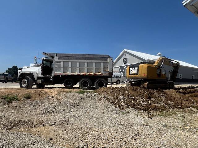 Mac-dump-truck-diesel-1981-2