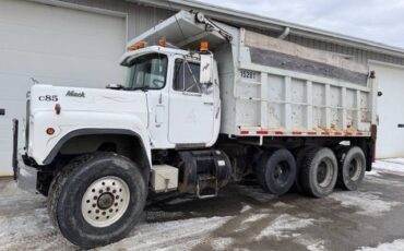 Mac-dump-truck-diesel-1981-4