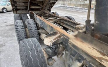 Mac-dump-truck-diesel-1981-5
