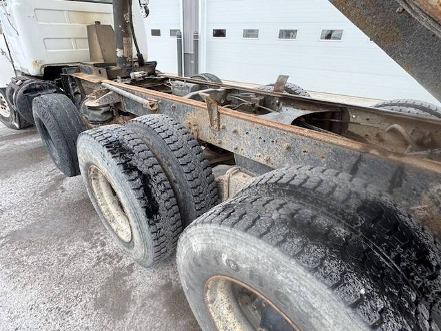 Mac-dump-truck-diesel-1981-9