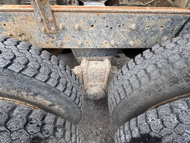Mac-tri-axle-diesel-1985-10