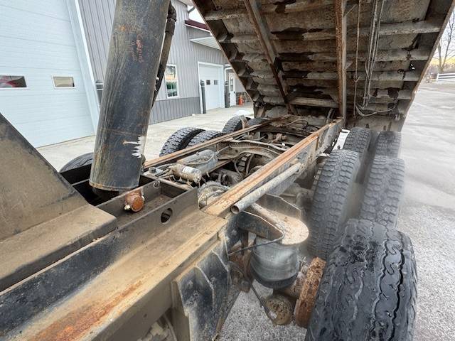 Mac-tri-axle-diesel-1985-11