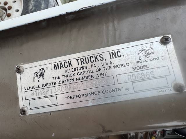 Mac-tri-axle-diesel-1985-19
