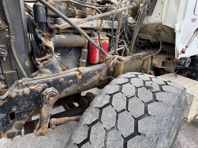 Mac-tri-axle-diesel-1985-21
