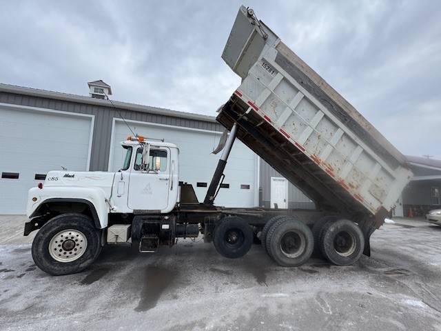 Mac-tri-axle-diesel-1985-8