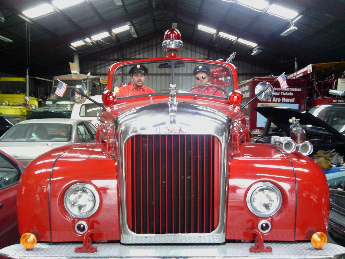 Mack-1959-red-7