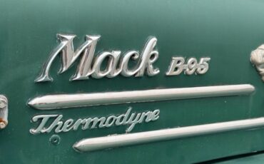 Mack-Other-1962-Mack-Green-Green-10