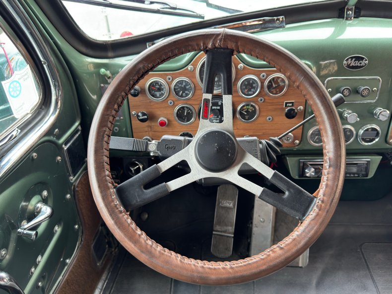 Mack-Other-1962-Mack-Green-Green-30