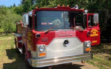 Mack-cf-6-diesel-1971-red