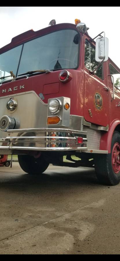 Mack-cf600-diesel-1973-red-1