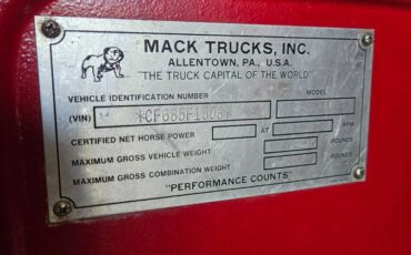 Mack-cf600-diesel-1973-red-7