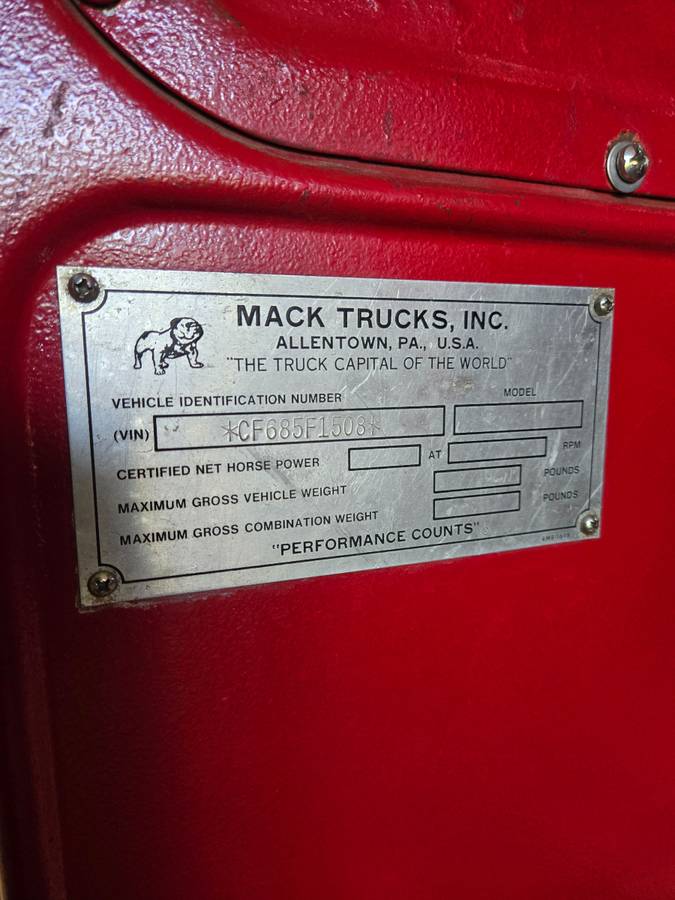 Mack-cf600-diesel-1973-red-7