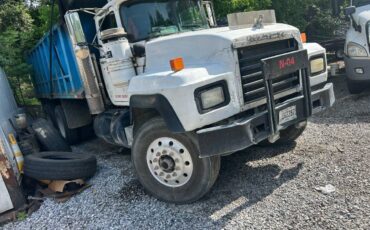 Mack-diesel-1991-blue-1