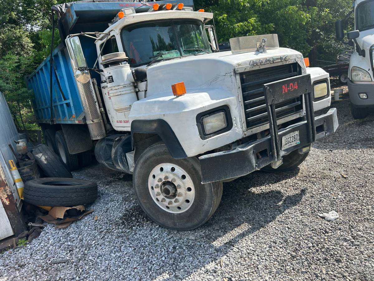 Mack-diesel-1991-blue-1