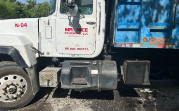 Mack-diesel-1991-blue-2