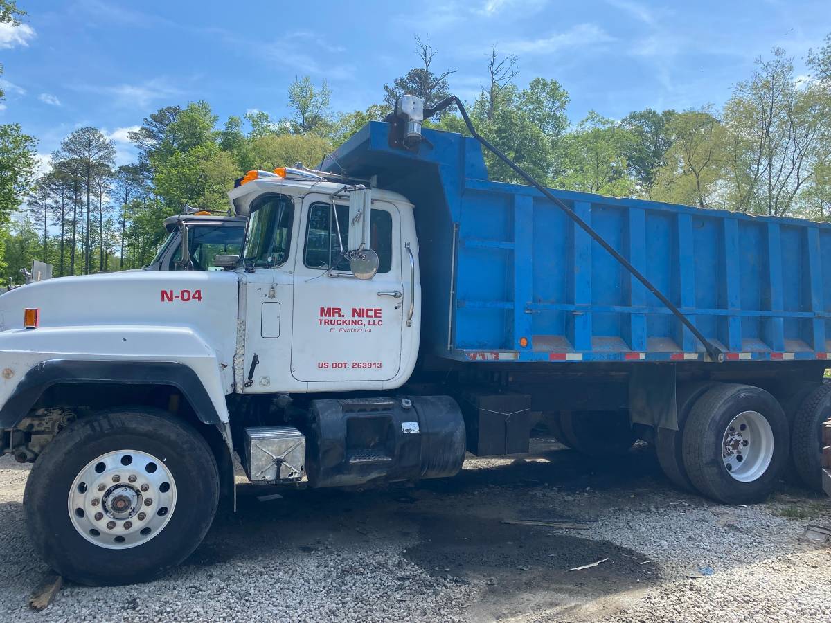 Mack-diesel-1991-blue