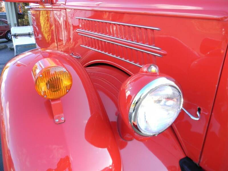 Mack-eqt-1949-red-11