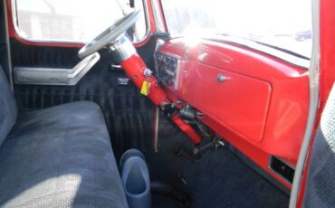 Mack-eqt-1949-red-15
