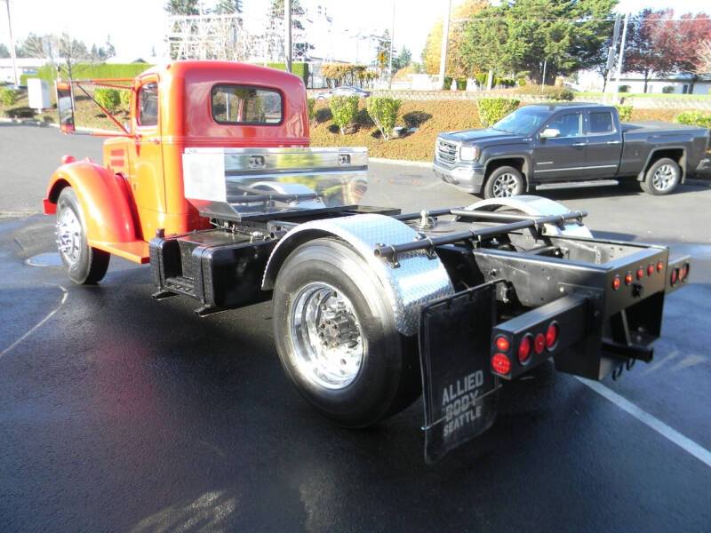 Mack-eqt-1949-red-5