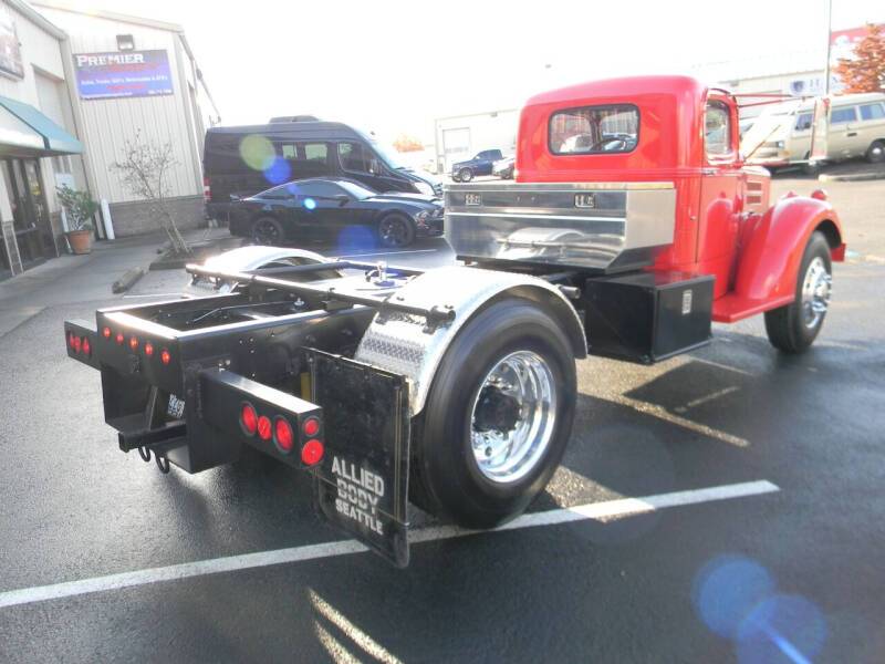Mack-eqt-1949-red-8