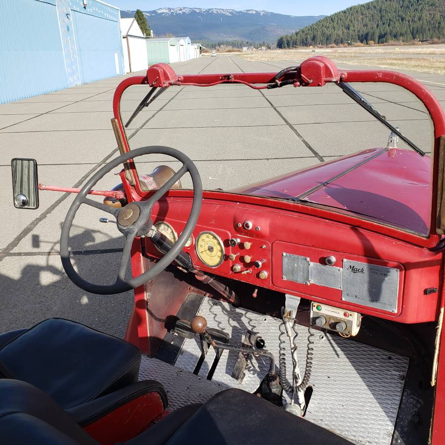 Mack-model-70-1941-red-13