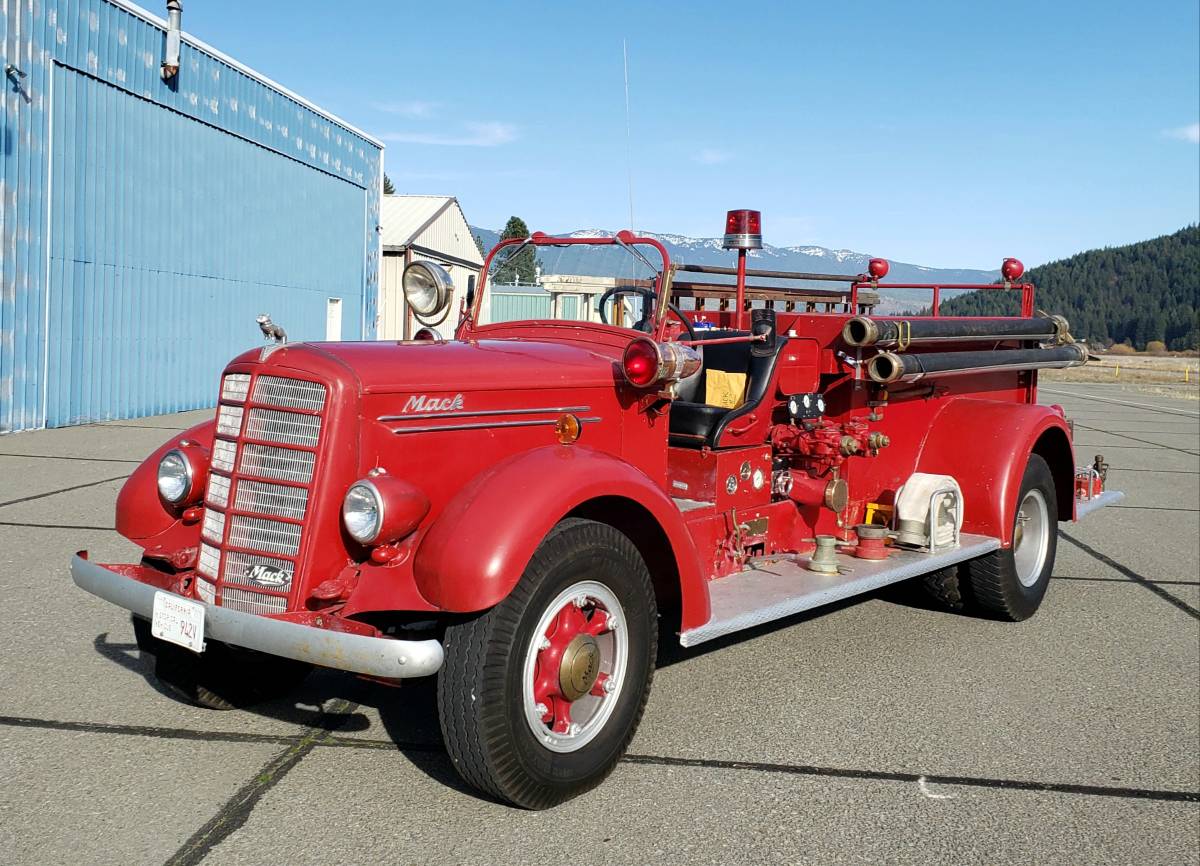Mack-model-70-1941-red-2