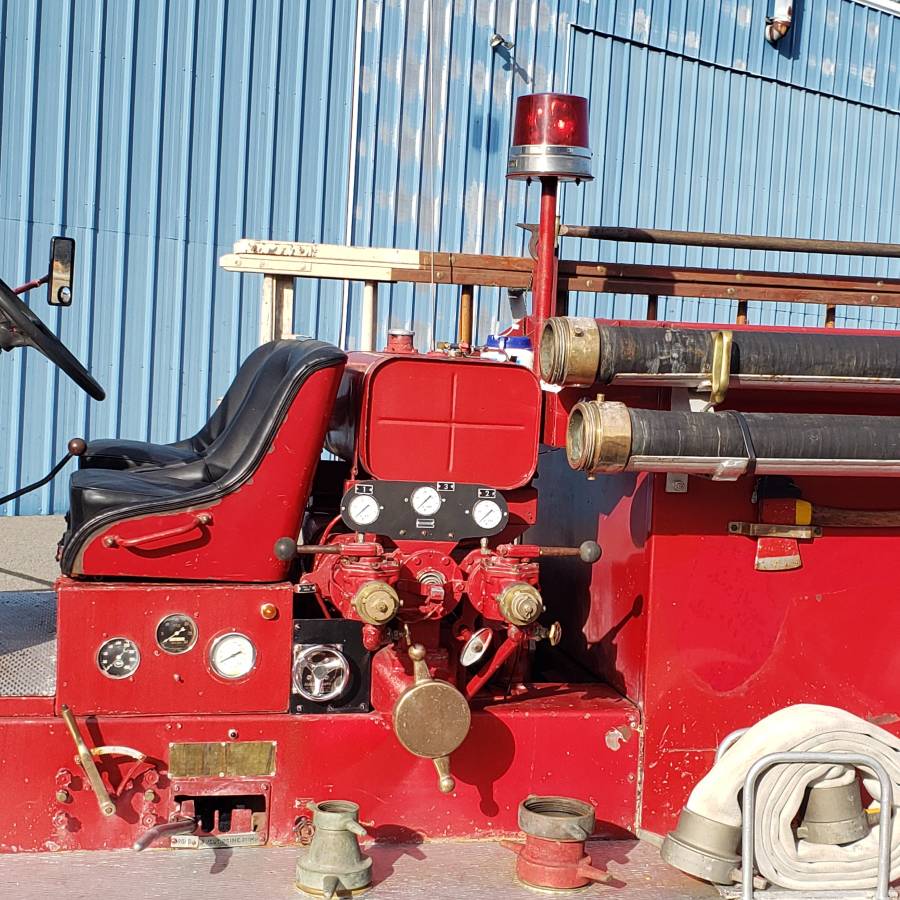 Mack-model-70-1941-red-6