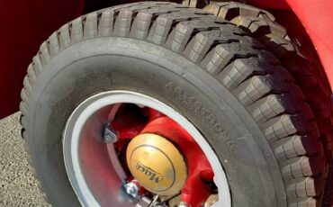 Mack-model-70-1941-red-9